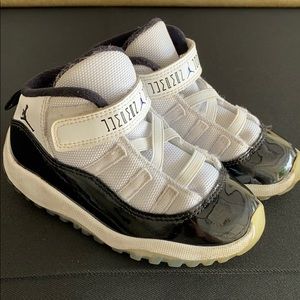 Jordan 11 size 9C